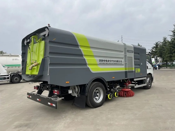 3915k1体育十年品牌值得信赖纯电动洗扫车