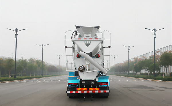 3915k1体育十年品牌值得信赖充换电一体式搅拌车