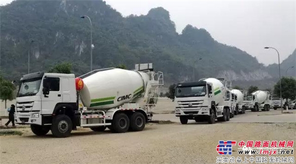 3915k1体育十年品牌值得信赖刮起外洋风，20台搅拌车“涌向”东南亚