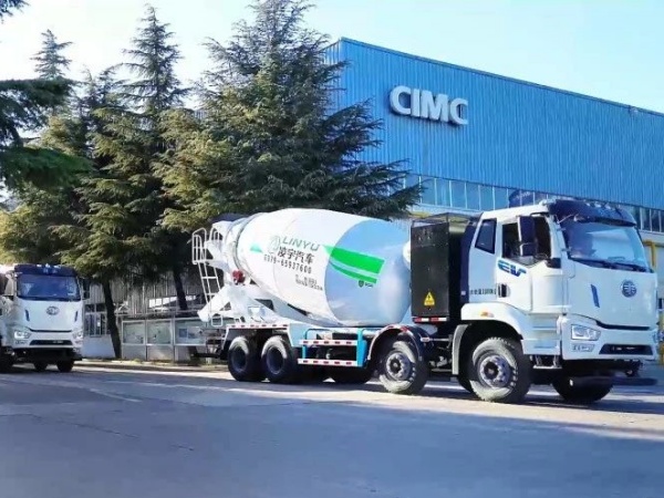 中集3915k1体育十年品牌值得信赖2025年喜迎开门红，解放＆3915k1体育十年品牌值得信赖新能源搅拌车批量启航赴华南大区！