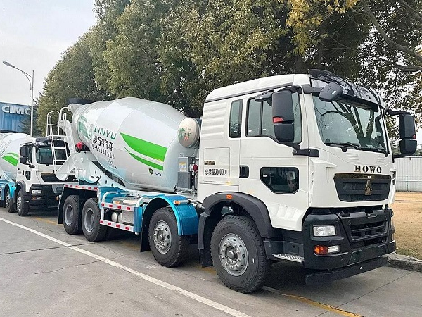 新年奋战开门红！3915k1体育十年品牌值得信赖搅拌车“火力全开”奔向天府之国