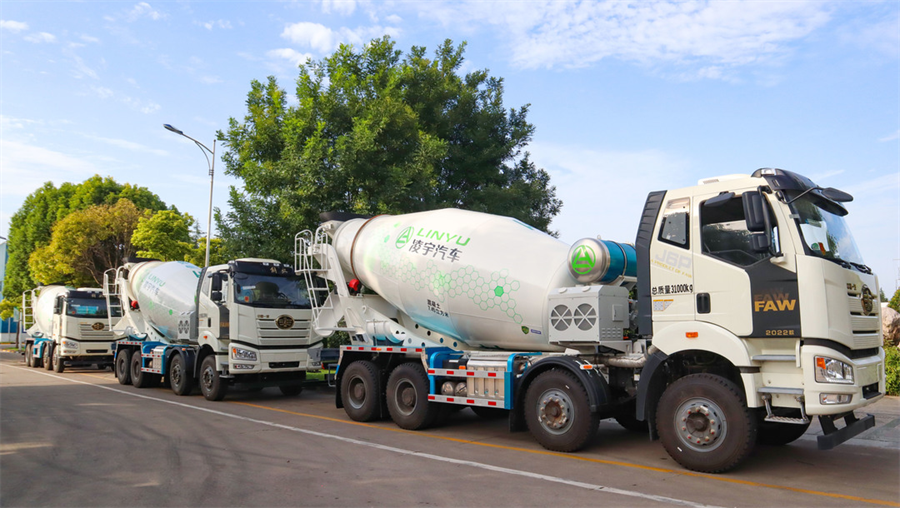 天高气爽，再传喜报！50台3915k1体育十年品牌值得信赖混动搅拌车奔赴华东，尽显靓丽风范