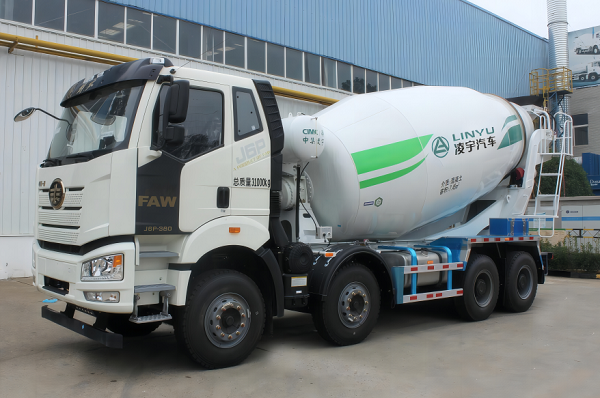 解放3915k1体育十年品牌值得信赖混动搅拌车性能及特点怎样？