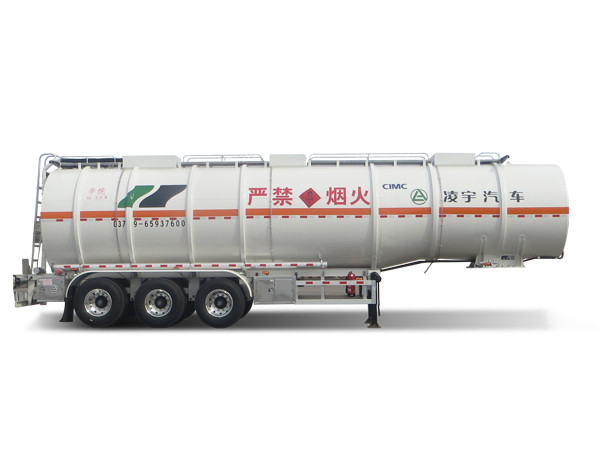 易燃液体运输车的特点及运营注重事项