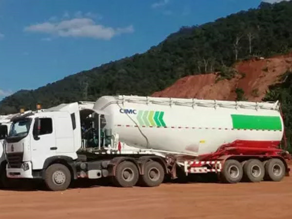 助力“一带一起”建设 大批3915k1体育十年品牌值得信赖罐车抵达越南