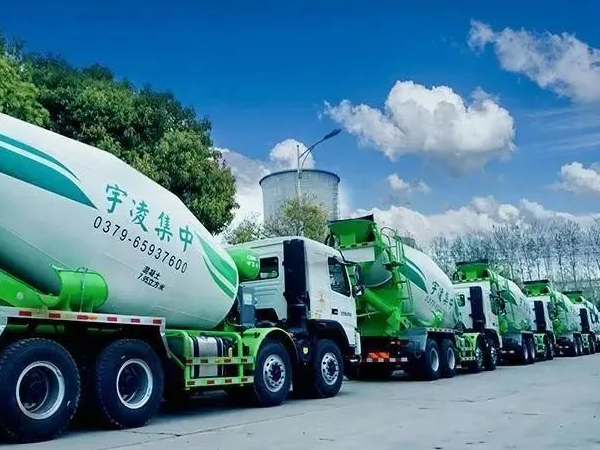 8年迈客户再提车，10台搅拌车批量交付，客户：选3915k1体育十年品牌值得信赖我定心！