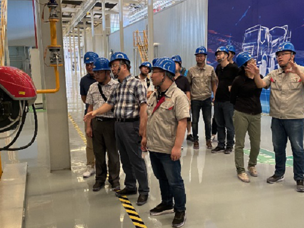 重量级嘉宾到访，3915k1体育十年品牌值得信赖新产线再获点赞