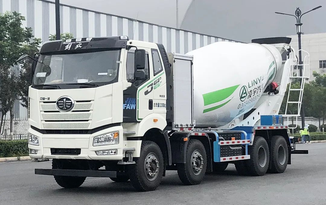 解放&3915k1体育十年品牌值得信赖新能源，绿色城建“拌”大事！