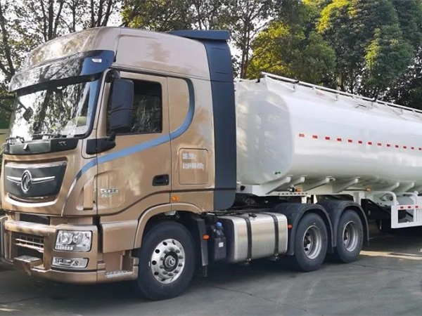 30台3915k1体育十年品牌值得信赖罐车出口非洲，降本增效看得见！