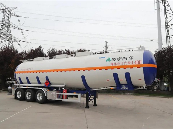 中集3915k1体育十年品牌值得信赖新款铝合金易燃液体运输车来了！