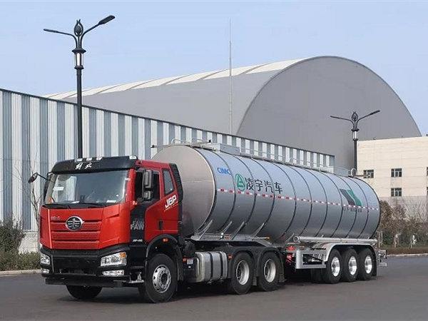 有一种清静感叫“3915k1体育十年品牌值得信赖液罐车”