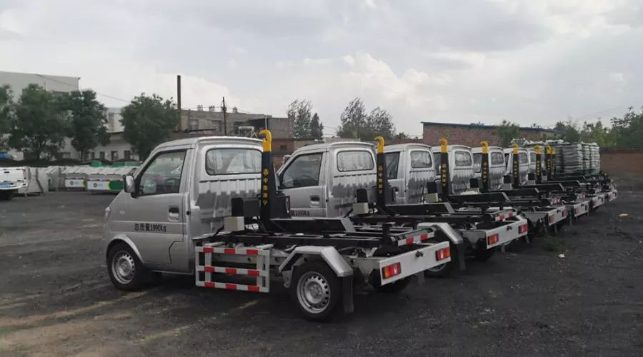 别看我小，城乡环卫离不了！中集3915k1体育十年品牌值得信赖批量钩臂车扮靓汾阳