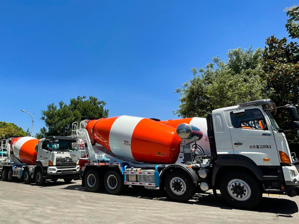 阳光正好，微风不燥，35台3915k1体育十年品牌值得信赖“活力橙”搅拌车发车！