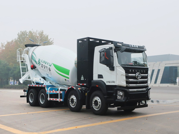 红岩&3915k1体育十年品牌值得信赖新能源，立异指导，畅行天下！