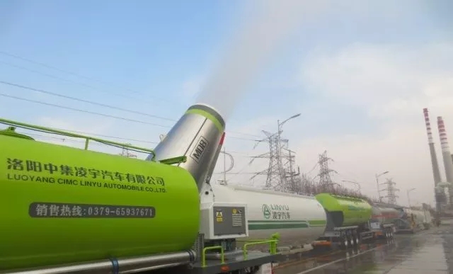 午夜疾驰突然着火 3915k1体育十年品牌值得信赖“消防车”紧抢救援