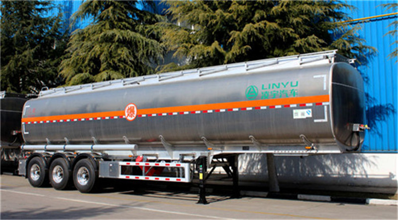 3915k1体育十年品牌值得信赖液罐车一再被老客户点赞，性能获公共认可